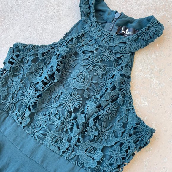 Lulu's Picture Perfect Halter Dress in Emerald Green, Size Medium (Shortened) - Picture 2 of 3